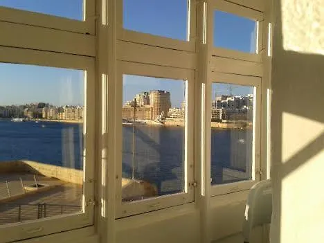 Valletta Central Sea View,Budget Apartment 0*,