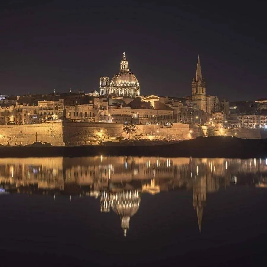 Valletta Central Sea View,Budget Apartment Málta